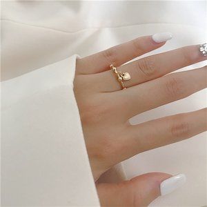 ♠NWT Minimalist Gold Ring with Heart. Retro & Chic